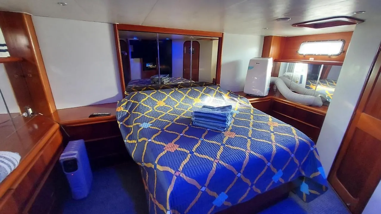 Cozy Condo Ocean 3Xdeck Yacht Nowy Jork Stany Zjednoczone Ameryki